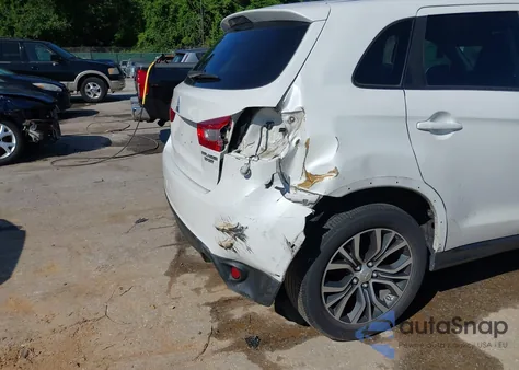 2016 Mitsubishi Outlander Sport 2.0 Es z USA, uszkodzony, nr VIN JA4AP3AU0GZ053106